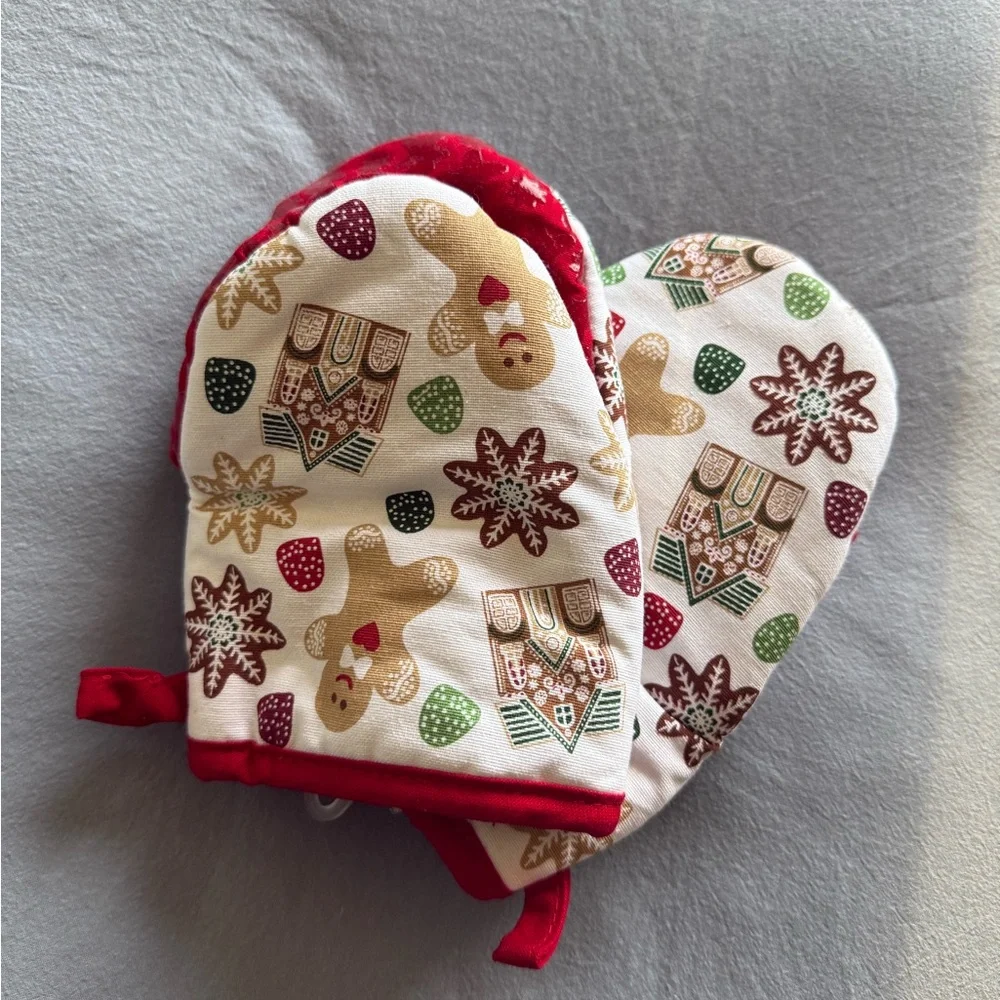 Martha Stewart Gingerbread and Snowflake Festive Mini Mitts